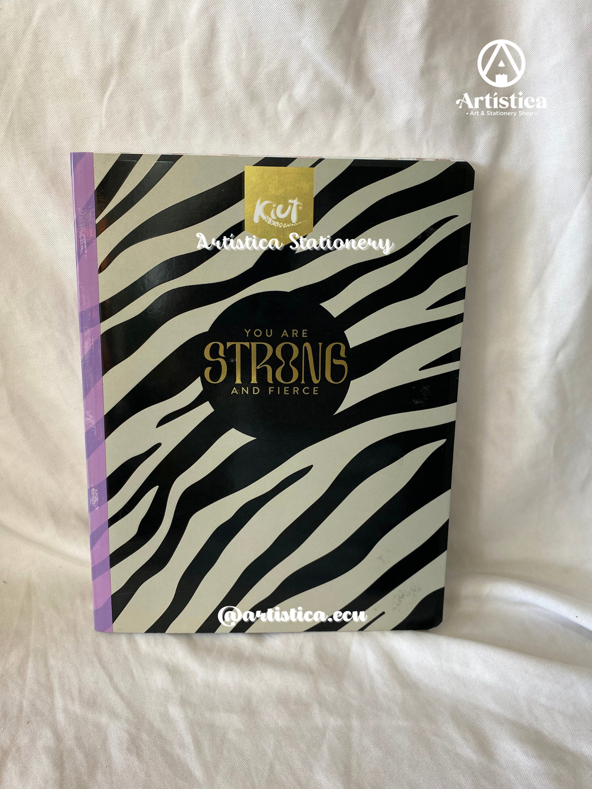 Cuaderno cosido 4 líneas pasta flexible