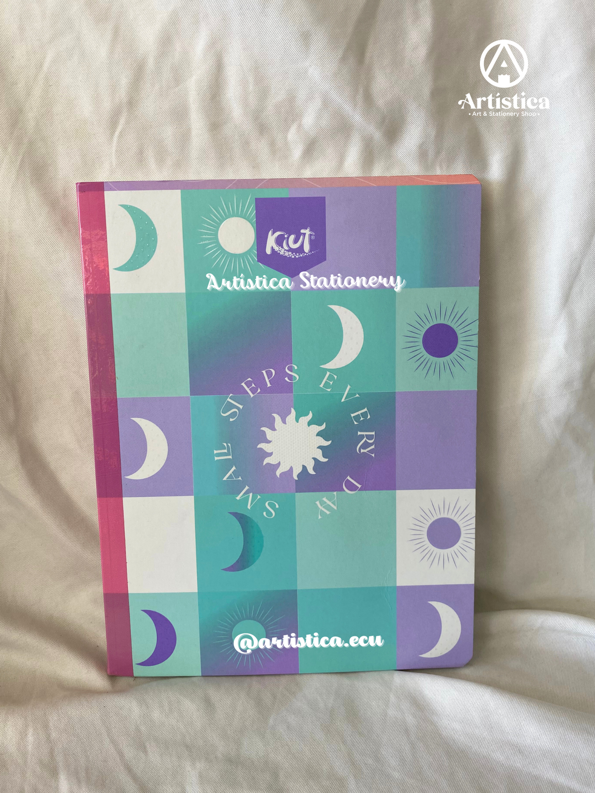 Cuaderno cosido 4 líneas pasta flexible