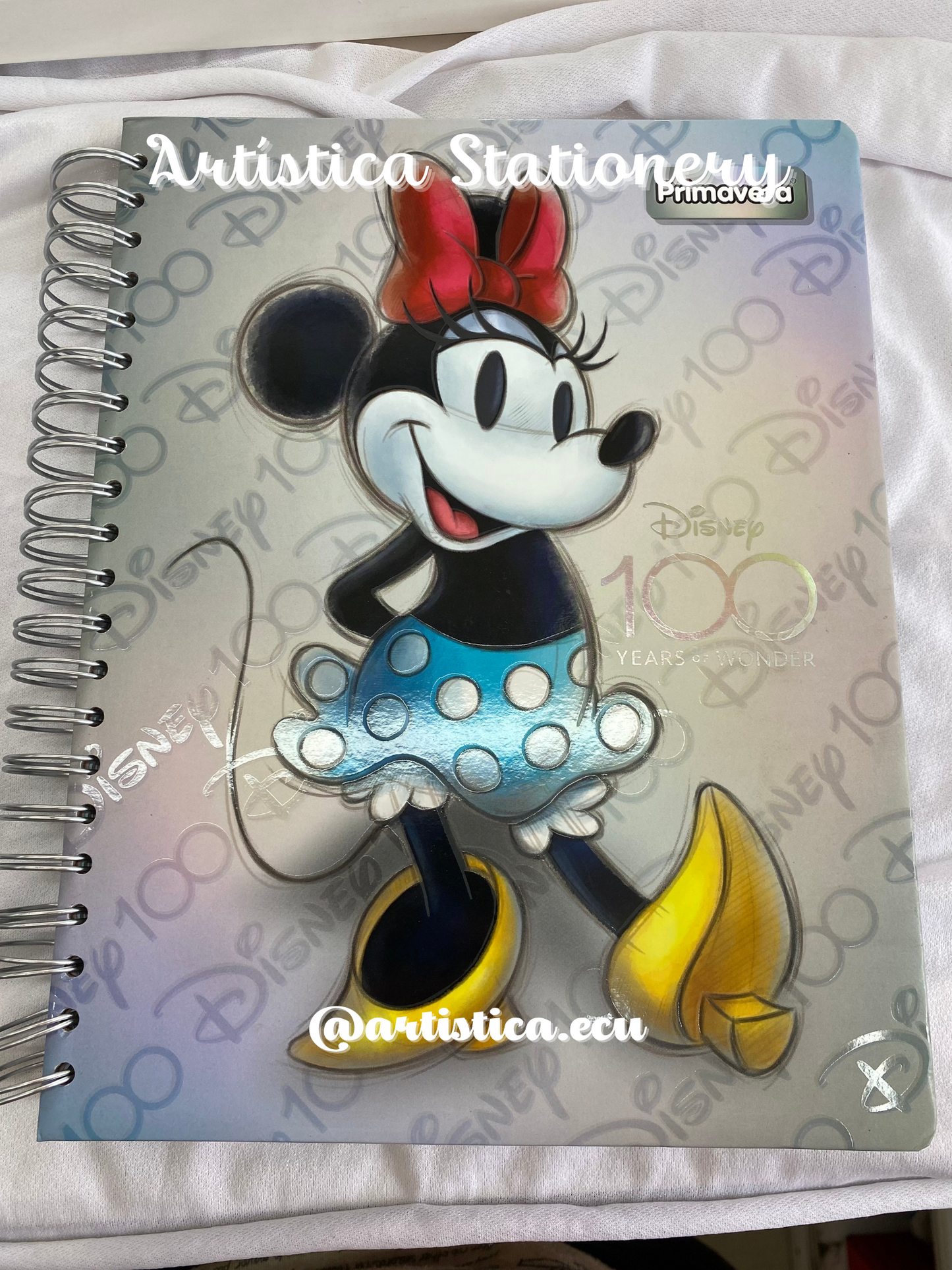 Cuaderno pasta dura 200 hojas a cuadros  edición Disney