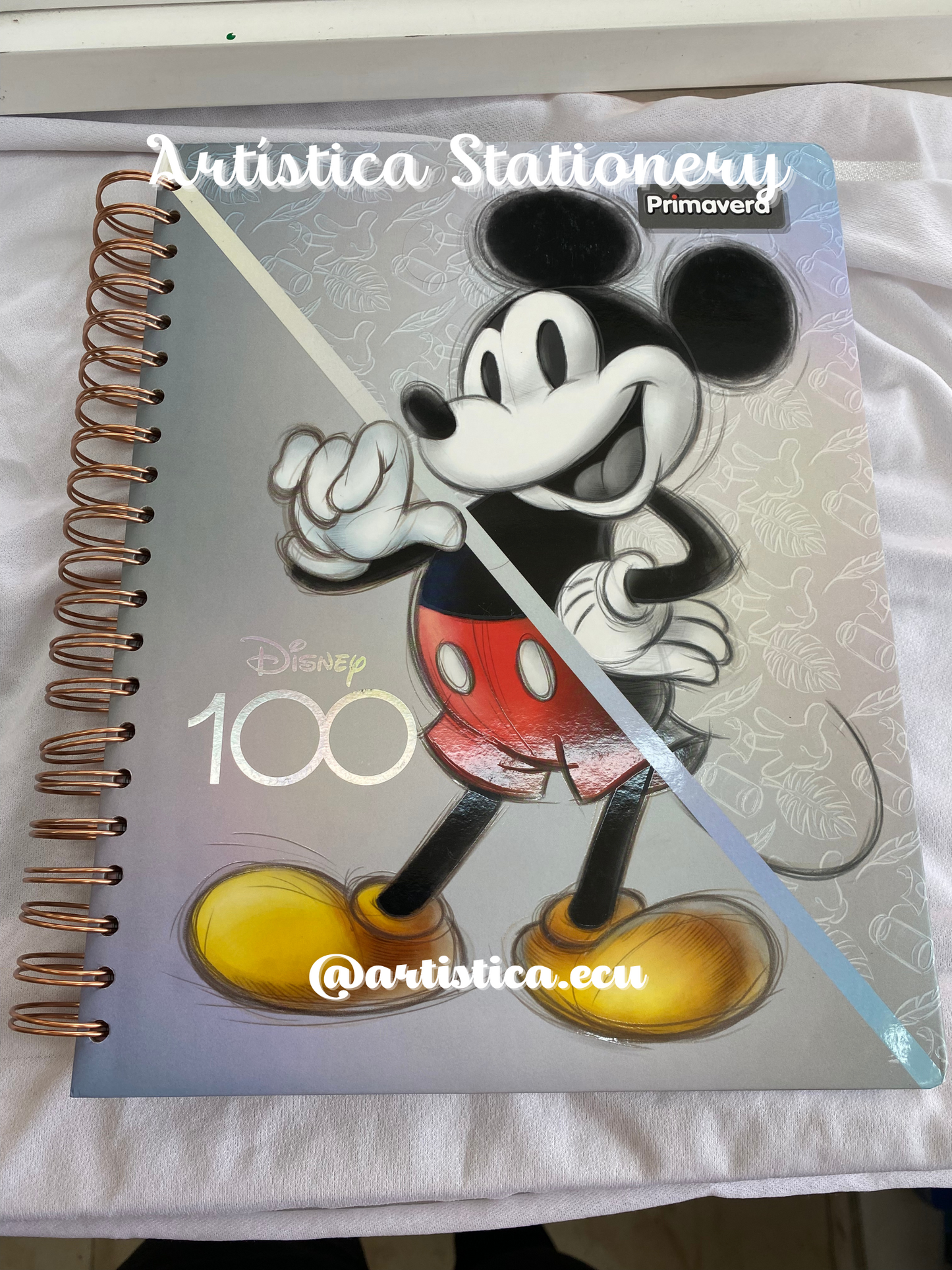 Cuaderno pasta dura 200 hojas a cuadros  edición Disney