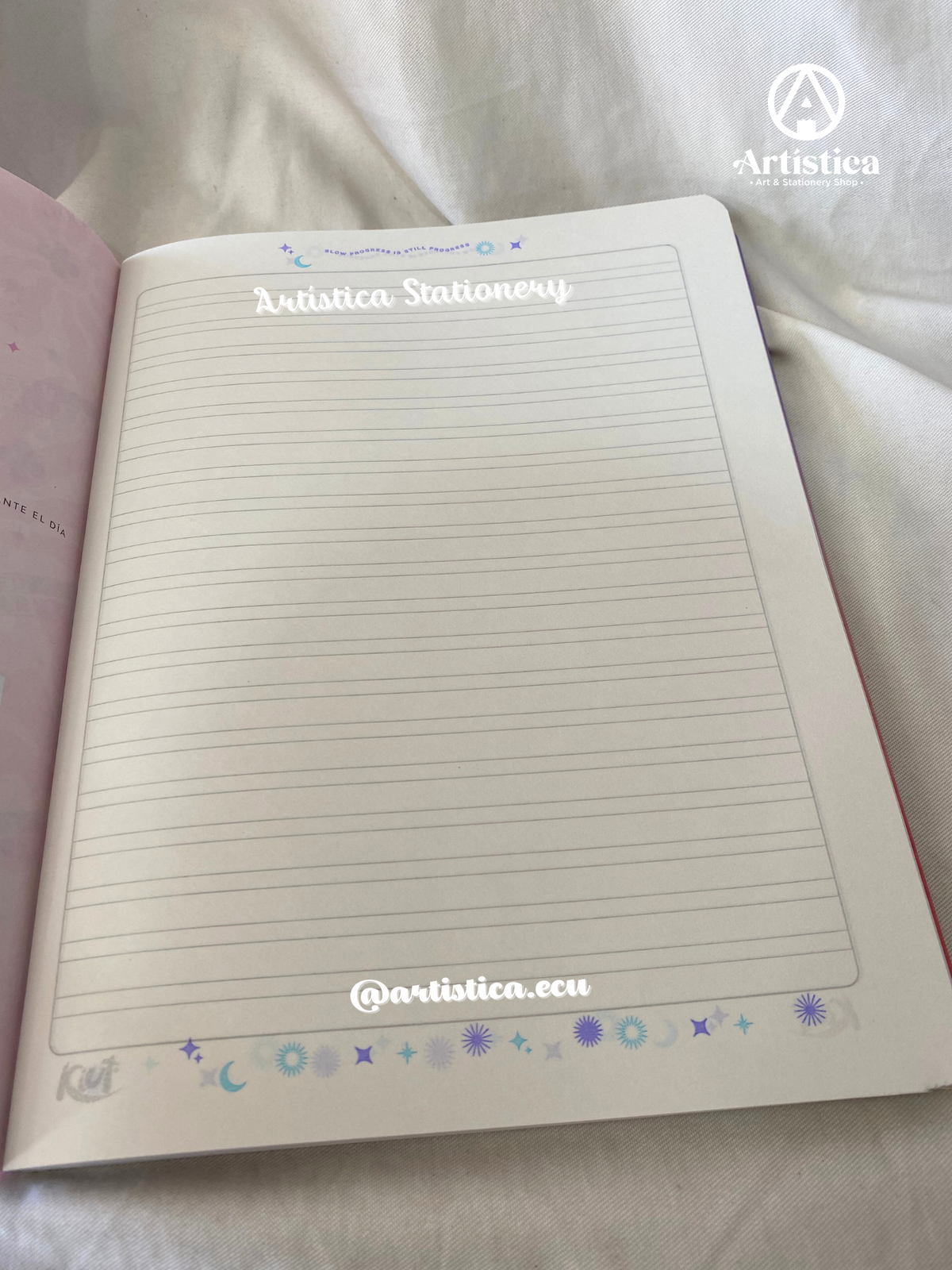 Cuaderno cosido 4 líneas pasta flexible
