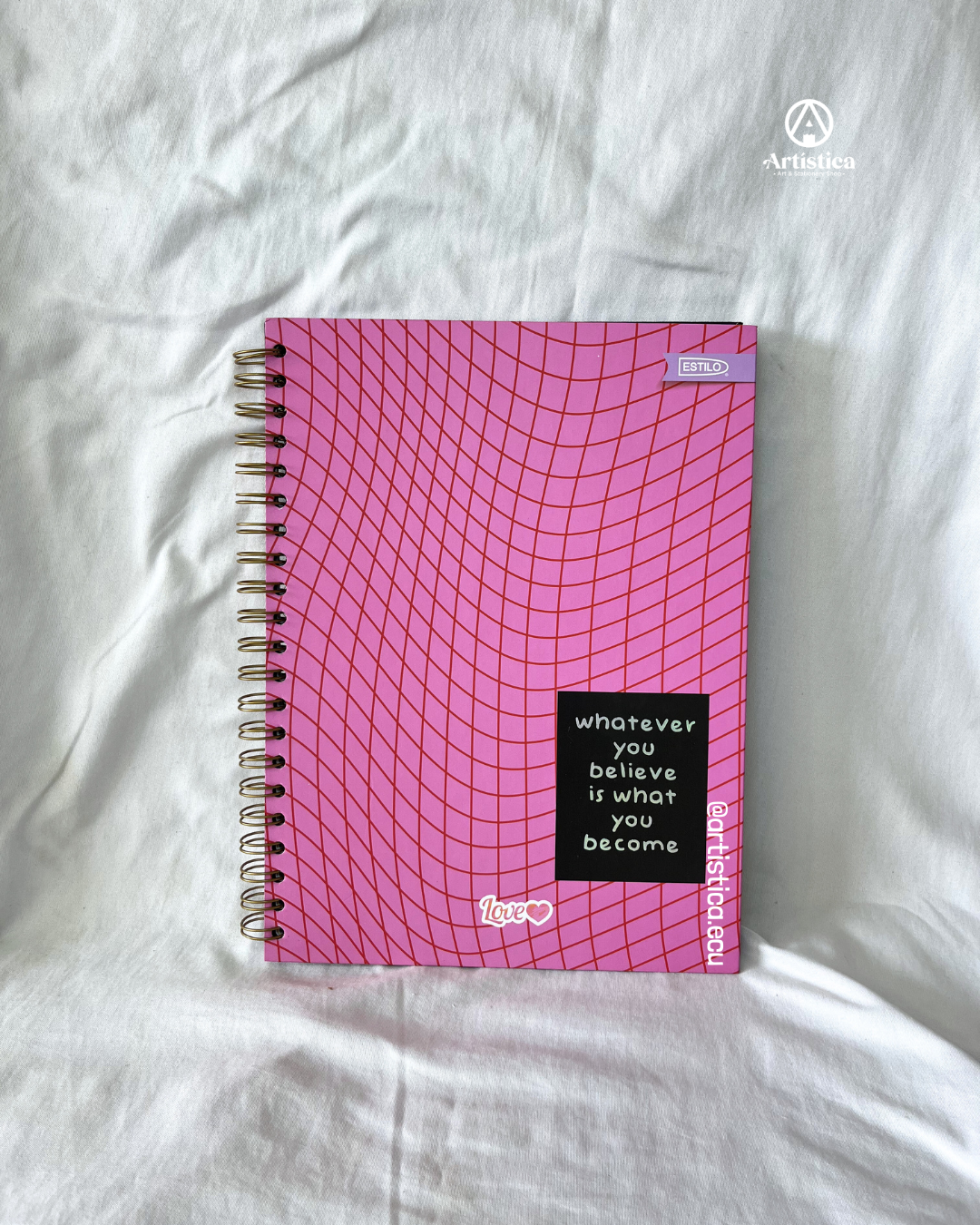 Cuaderno pasta dura cuadros bordes decorados Love